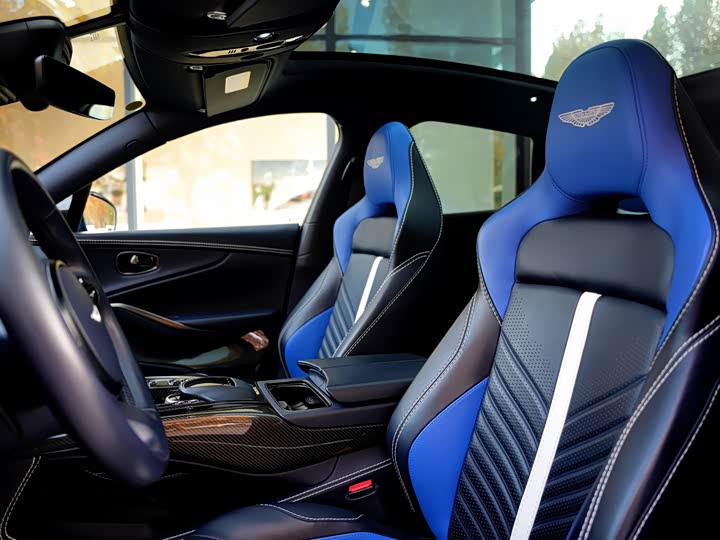 Aston Martin DBX 2024 2024款 4.0T V8 707