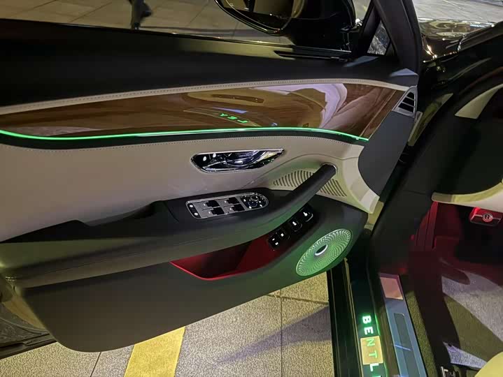 Bentley Flying Spur Hybrid 2022 2022款 2.9T V6 Hybrid