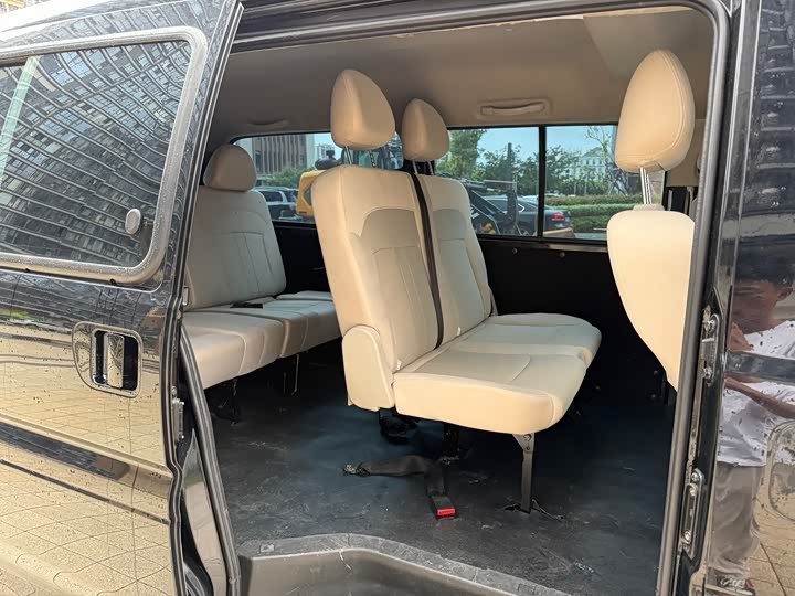 Dongfeng Forthing Lingzhi M5 2023 2023款 M5L 1.6L 舒适型 7座