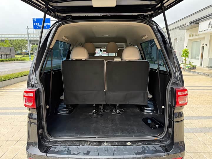 Dongfeng Forthing Lingzhi M5 2023 2023款 M5L 1.6L 舒适型 7座
