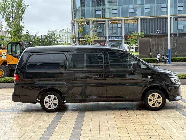 Dongfeng Forthing Lingzhi M5 2023 2023款 M5L 1.6L 舒适型 7座