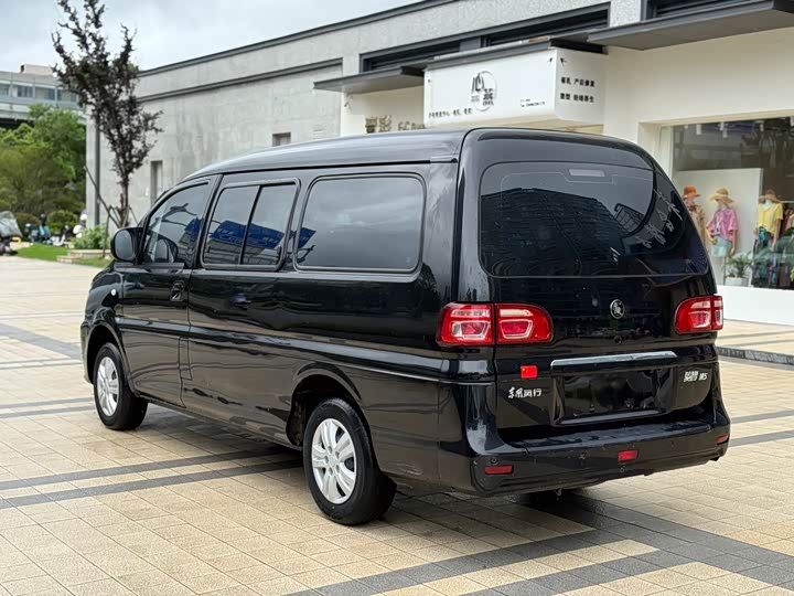 Dongfeng Forthing Lingzhi M5 2023 2023款 M5L 1.6L 舒适型 7座