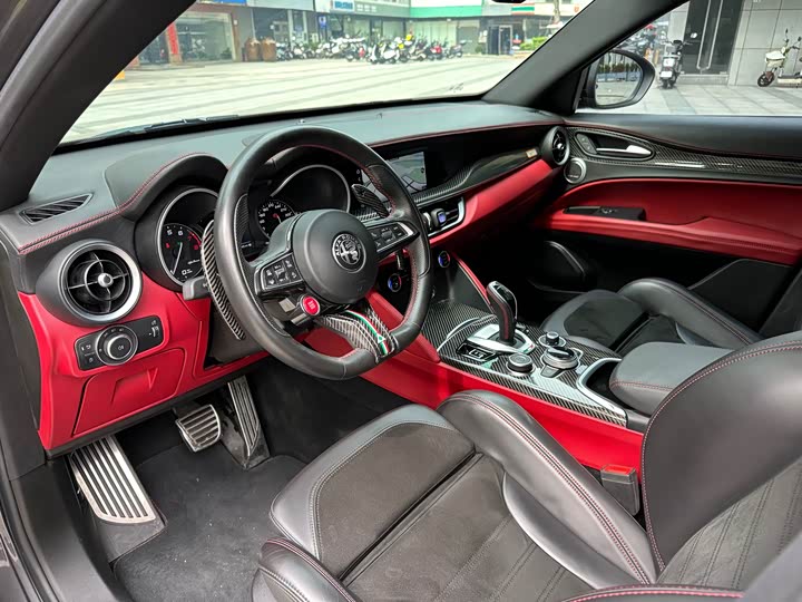 Alfa Romeo Stelvio 2022 2022款 2.9T 四叶草版