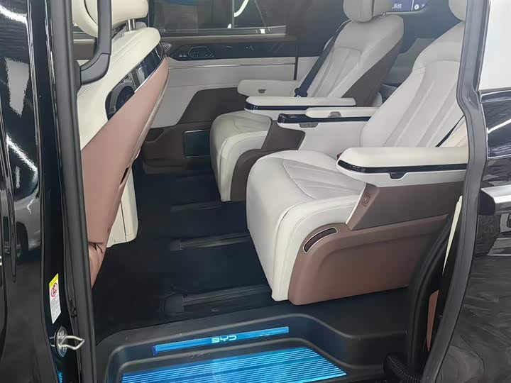 BYD Xia 2025 2025款 DM-i 1.5T 180km 超越型