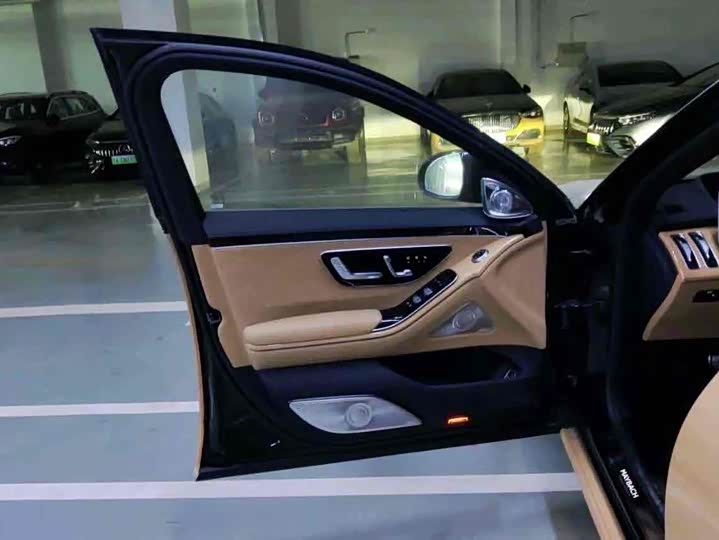 Mercedes-Benz Maybach S-Class 2022 2022款 S 680 4MATIC Virgil Abloh 限量版