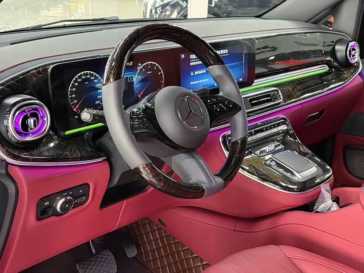 Mercedes-Benz Vito 2024 2024款 2.0T 商务版 7座