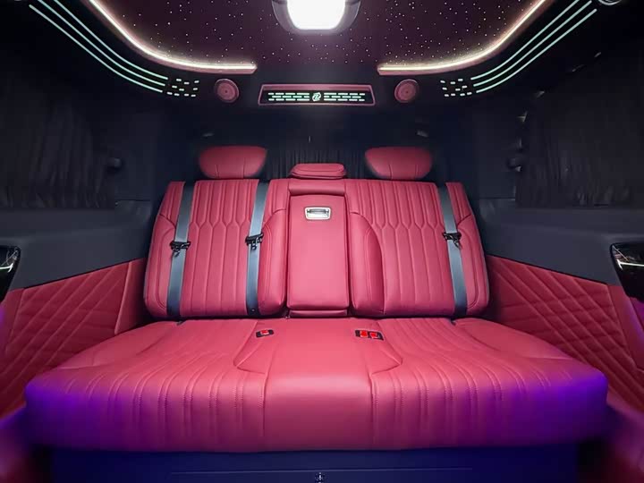 Mercedes-Benz Vito 2024 2024款 2.0T 商务版 7座