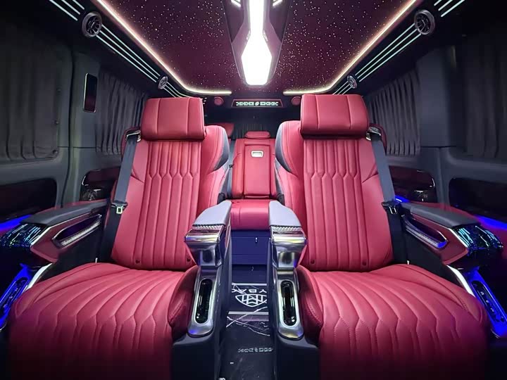 Mercedes-Benz Vito 2024 2024款 2.0T 商务版 7座