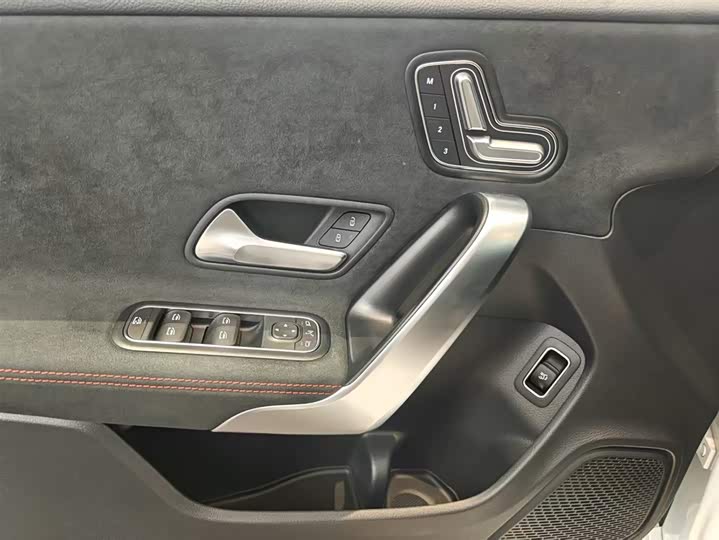 Mercedes-Benz CLA-Class 2024 2024款 CLA 200 猎跑车