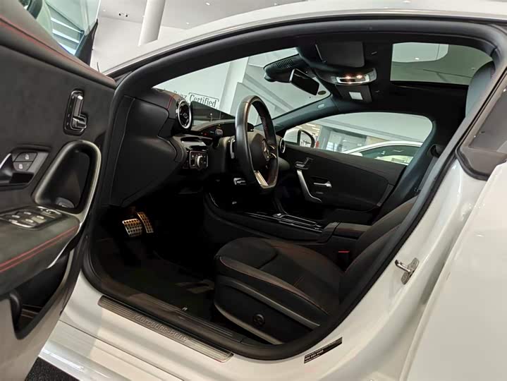 Mercedes-Benz CLA-Class 2024 2024款 CLA 200 猎跑车