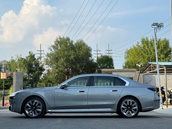 BMW i7 2023 2023款 xDrive60L 豪华套装