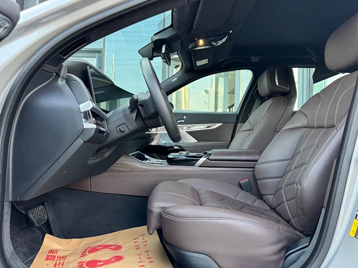 BMW i7 2023 2023款 xDrive60L 豪华套装