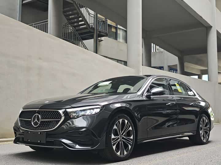 Mercedes-Benz E-Class Hybrid 2024 2024款 E 350 e L 插电式混合动力运动轿车