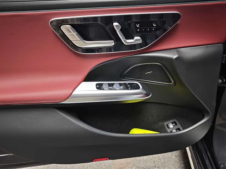 Mercedes-Benz E-Class Hybrid 2024 2024款 E 350 e L 插电式混合动力运动轿车