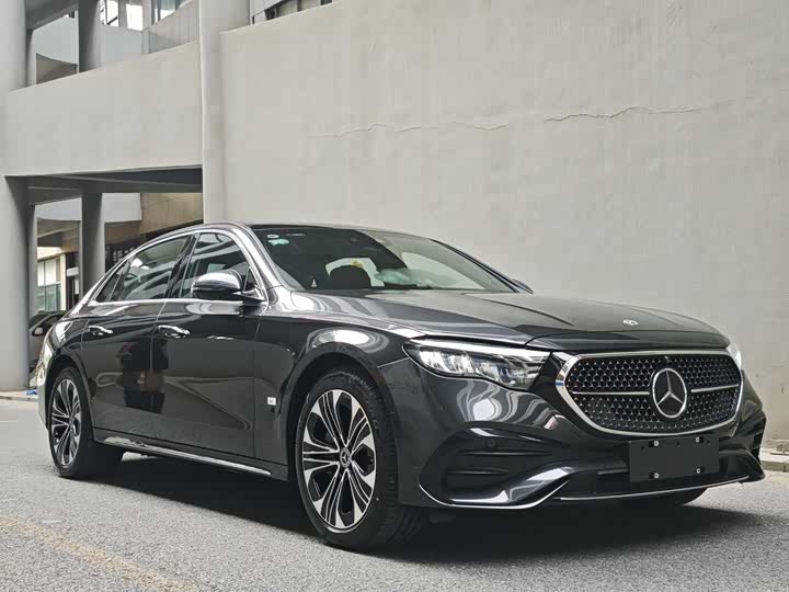 Mercedes-Benz E-Class Hybrid 2024 2024款 E 350 e L 插电式混合动力运动轿车