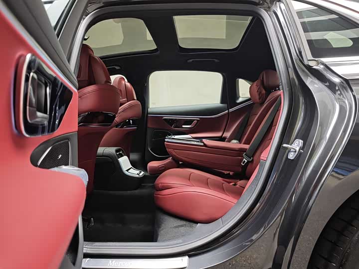 Mercedes-Benz E-Class Hybrid 2024 2024款 E 350 e L 插电式混合动力运动轿车