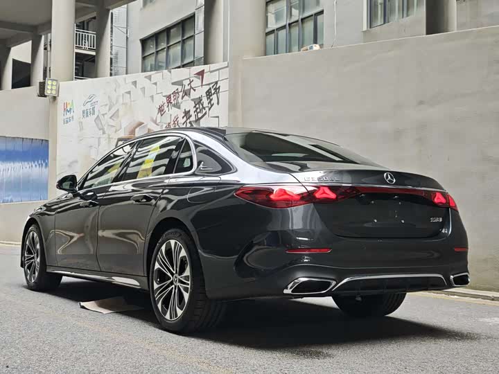 Mercedes-Benz E-Class Hybrid 2024 2024款 E 350 e L 插电式混合动力运动轿车