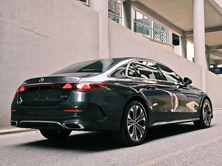 Mercedes-Benz E-Class Hybrid 2024 2024款 E 350 e L 插电式混合动力运动轿车