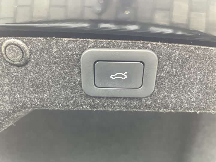 Hongqi H7 2021 2021款 1.8T 舒适版