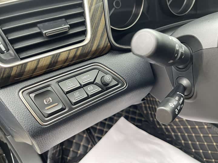 Hongqi H7 2021 2021款 1.8T 舒适版