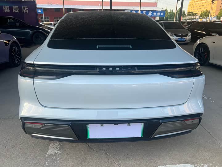 Geely Galaxy E8 2024 2024款 665km 后驱星舰 远航版