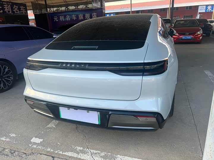 Geely Galaxy E8 2024 2024款 665km 后驱星舰 远航版