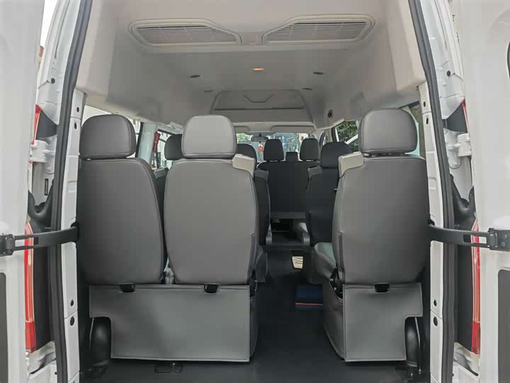 Ford Transit 2023 2023款 2.0T柴油手动商旅型中轴中顶7/8/9座