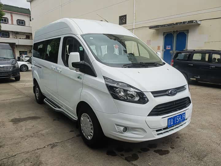 Ford Transit 2023 2023款 2.0T柴油手动商旅型中轴中顶7/8/9座
