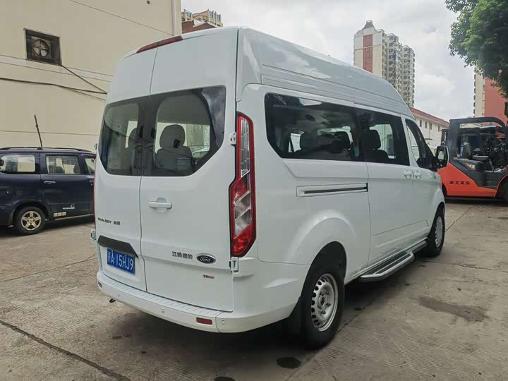 Ford Transit 2023 2023款 2.0T柴油手动商旅型中轴中顶7/8/9座