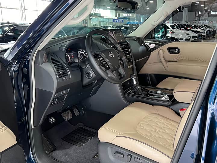 Nissan Armada 2023 2023款 ARMADA 5.6L 无敌舰队旗舰版