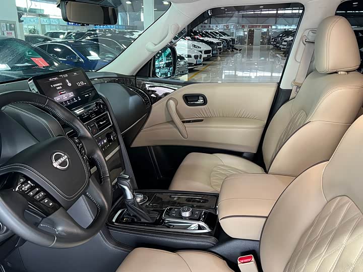 Nissan Armada 2023 2023款 ARMADA 5.6L 无敌舰队旗舰版