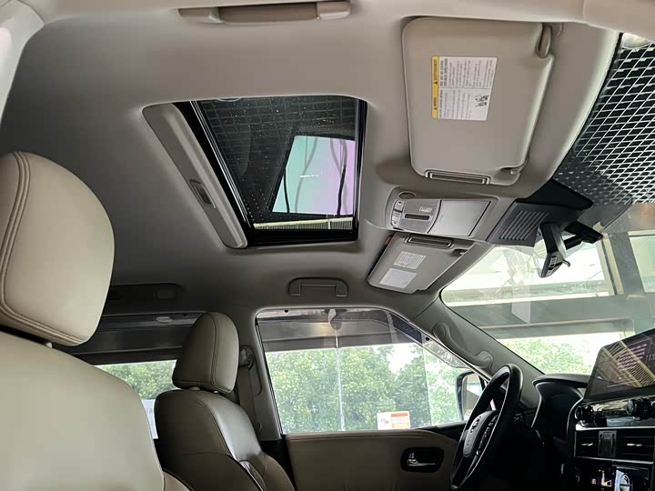 Nissan Armada 2023 2023款 ARMADA 5.6L 无敌舰队旗舰版