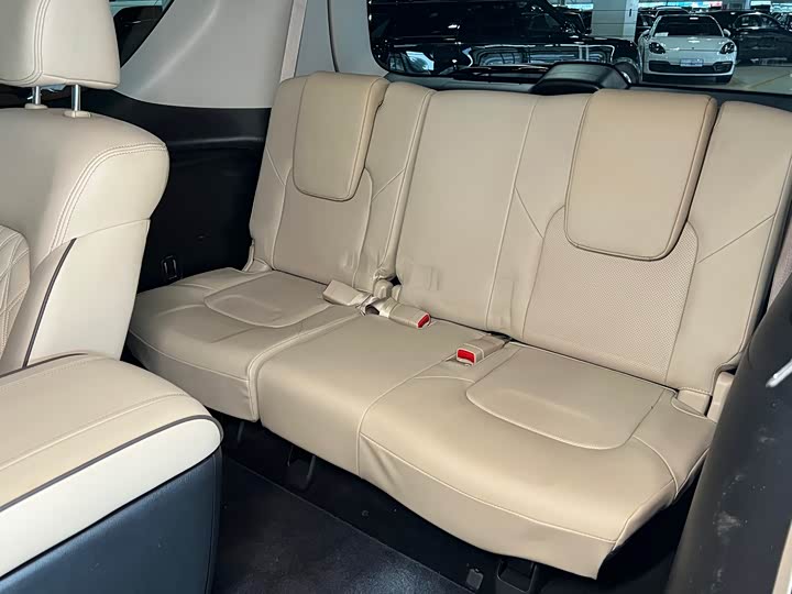 Nissan Armada 2023 2023款 ARMADA 5.6L 无敌舰队旗舰版