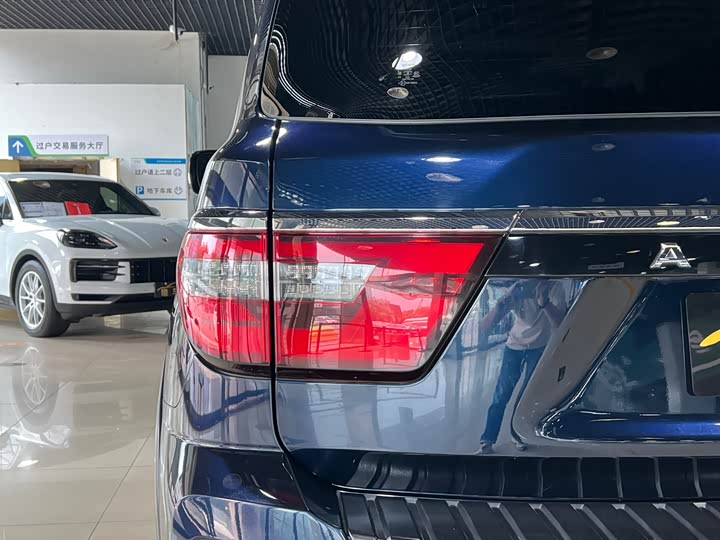 Nissan Armada 2023 2023款 ARMADA 5.6L 无敌舰队旗舰版