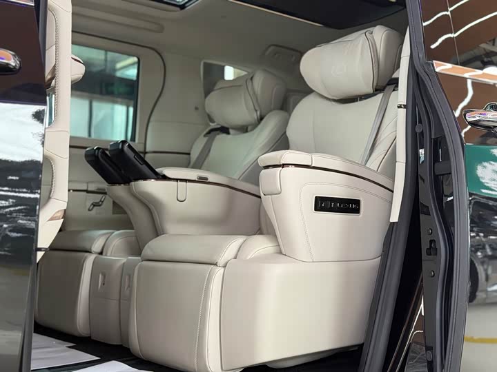 Lexus LM 2023 2023款 350h 七座隽雅版