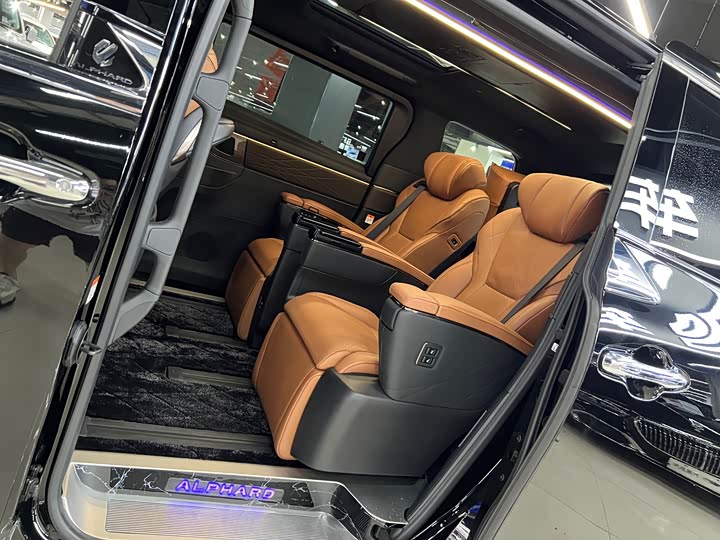 Toyota Alphard 2024 2024款 双擎 2.5L 尊贵版