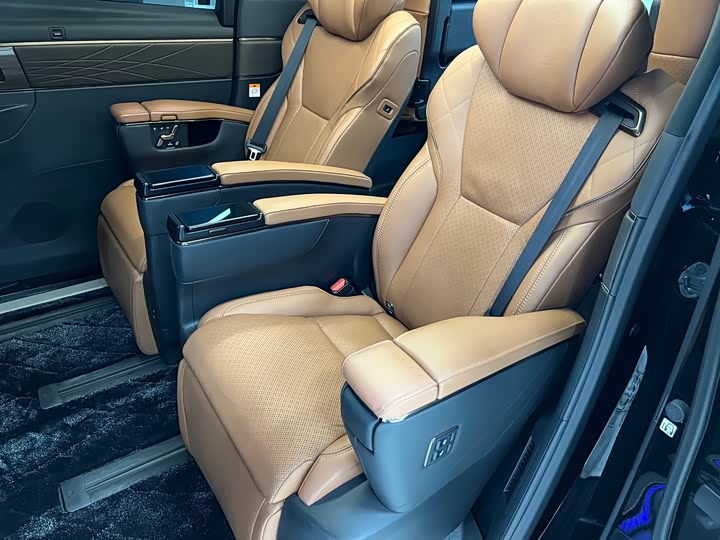 Toyota Alphard 2024 2024款 双擎 2.5L 尊贵版