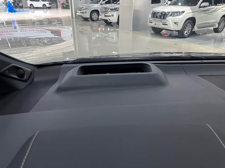 Toyota Alphard 2024 2024款 双擎 2.5L 尊贵版