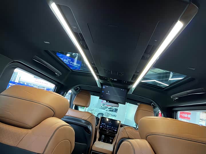 Toyota Alphard 2024 2024款 双擎 2.5L 尊贵版