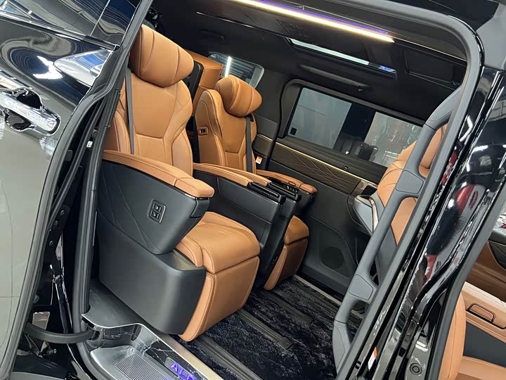 Toyota Alphard 2024 2024款 双擎 2.5L 尊贵版