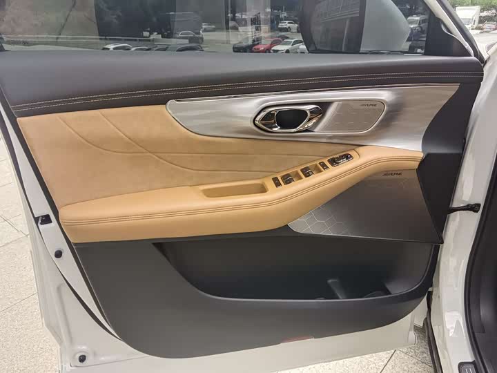 GAC Trumpchi ES9 2024 2024款 PHEV 143km 旅行者 Max