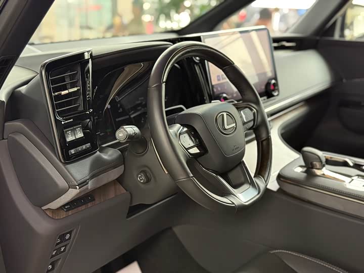 Lexus LM 2023 2023款 500h 六座尊崇版