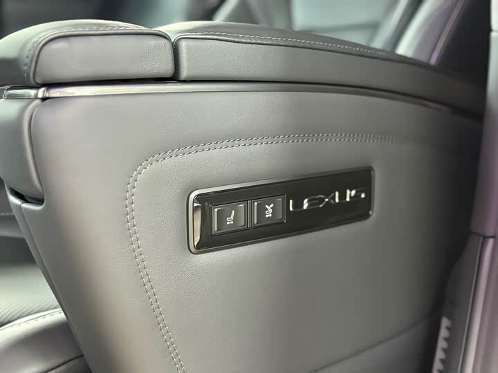 Lexus LM 2023 2023款 500h 六座尊崇版