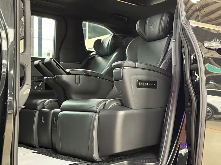 Lexus LM 2023 2023款 500h 六座尊崇版