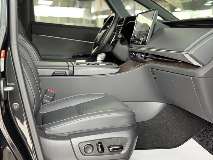 Lexus LM 2023 2023款 500h 六座尊崇版