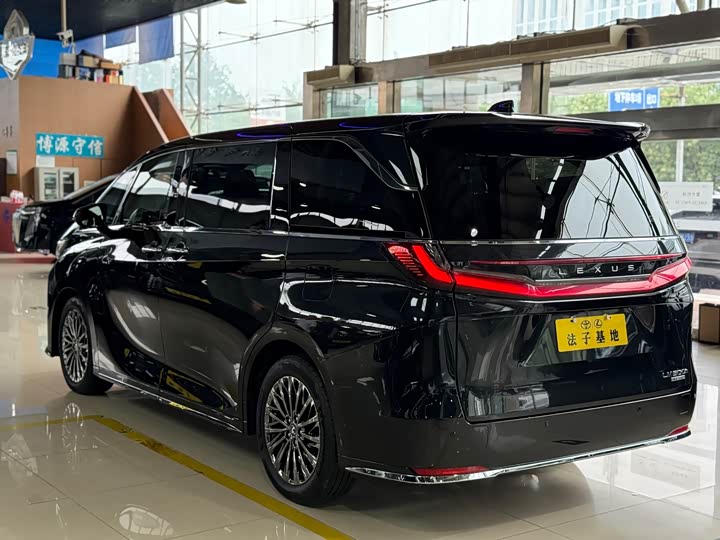 Lexus LM 2023 2023款 500h 六座尊崇版