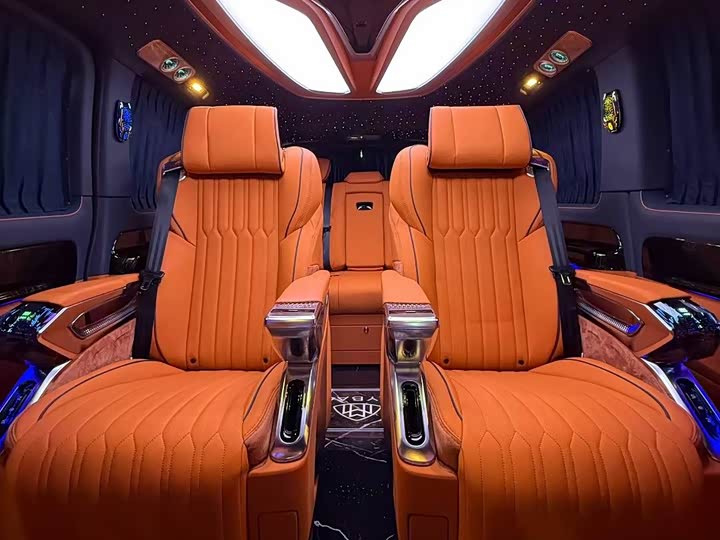 Mercedes-Benz Vito 2024 2024款 2.0T 精英版 7座