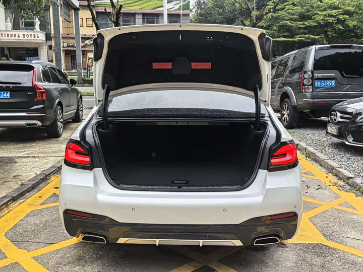 BMW 5 Series Hybrid 2022 2022款 改款 535Le M运动套装