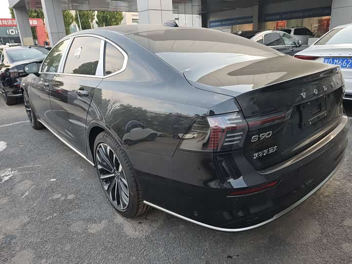Volvo S90 2026 2026款 B5 智远豪华版