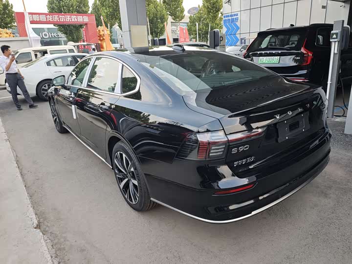 Volvo S90 2026 2026款 B5 智逸豪华版